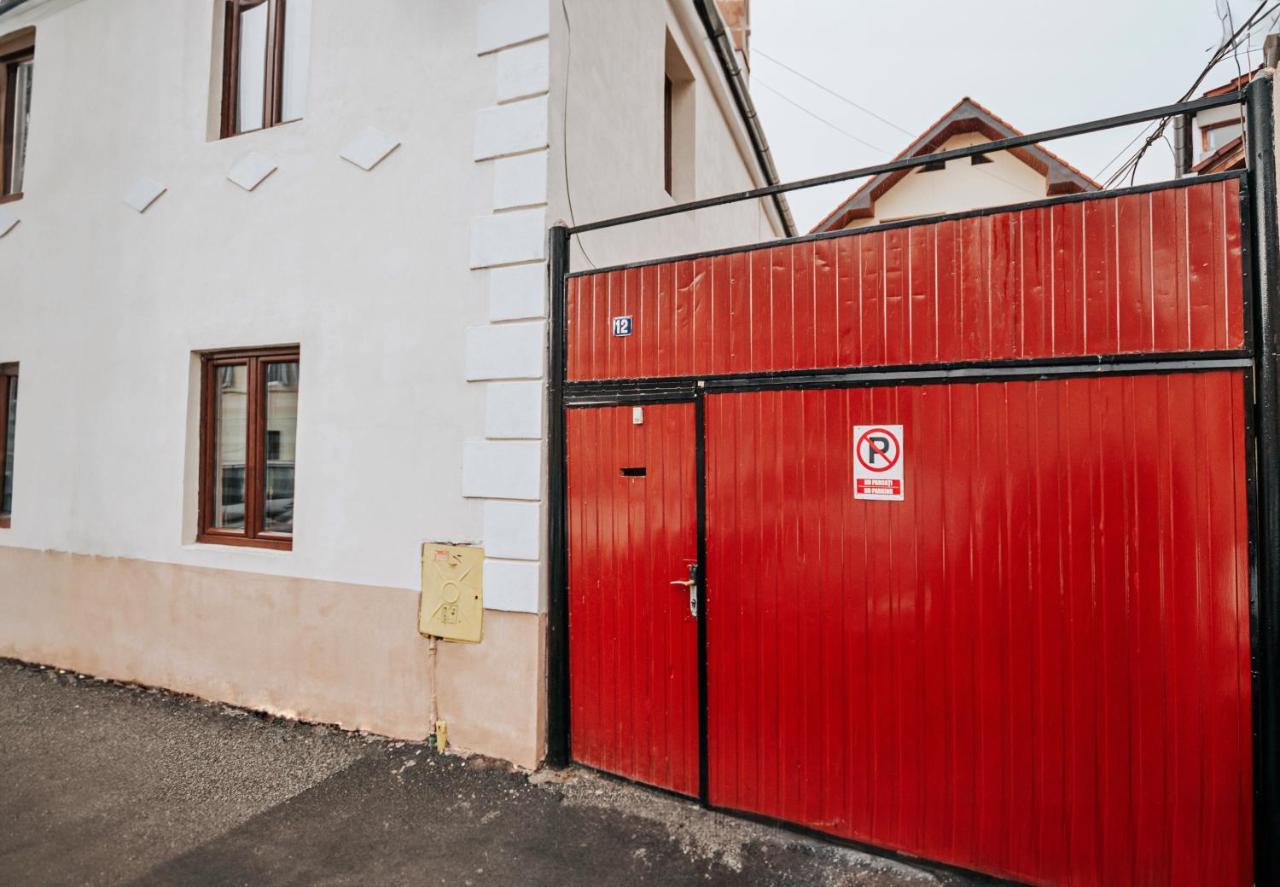 Authentic Old Town Retreat Apartment Sibiu Bagian luar foto